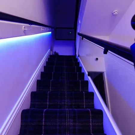 Hamilton Leeds (West Yorkshire)