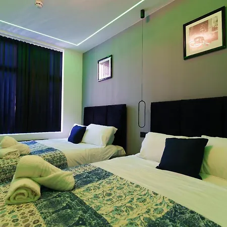 Hamilton Apartment *