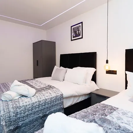 Hamilton * リーズ