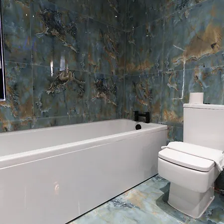 Hamilton * リーズ