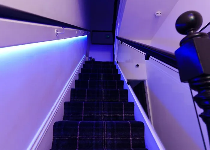 Hamilton Leeds (West Yorkshire)