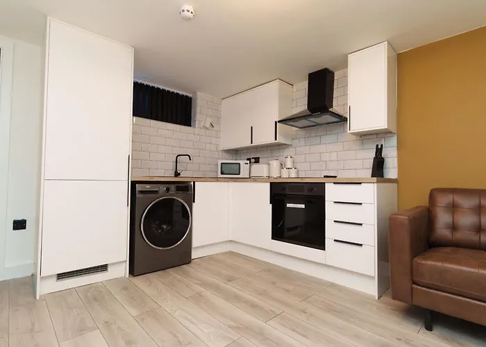 Hamilton Leeds (West Yorkshire)